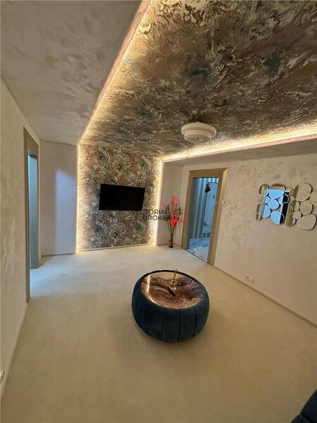 Titan, sectia 13 Politie, 3 camere renovat si utilat complet